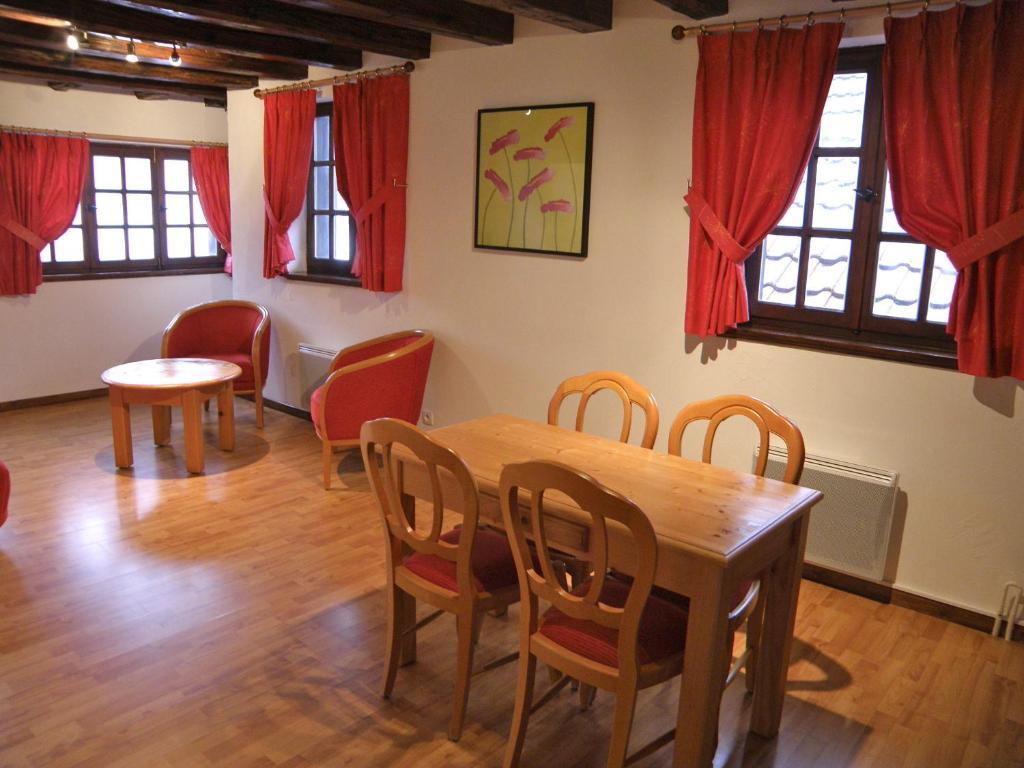 Caveau De L'Ami Fritz Ribeauvillé Стая снимка